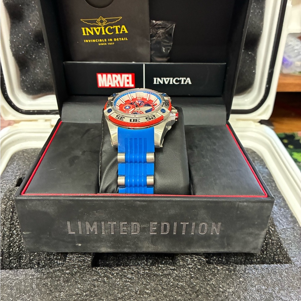 Invicta Blue and Red Marvel Limited Edition ladies Watch 27024 - Picture 2 of 3